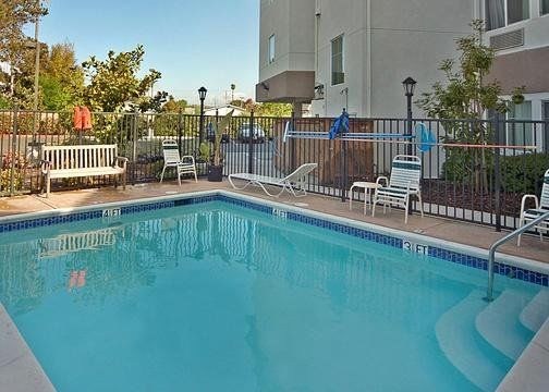 Rodeway & Hotel 3*